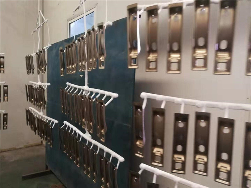 15五金件陶化(hua)