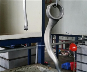 汽(qi)車酸洗鑄鐵件電(dian)泳陶化